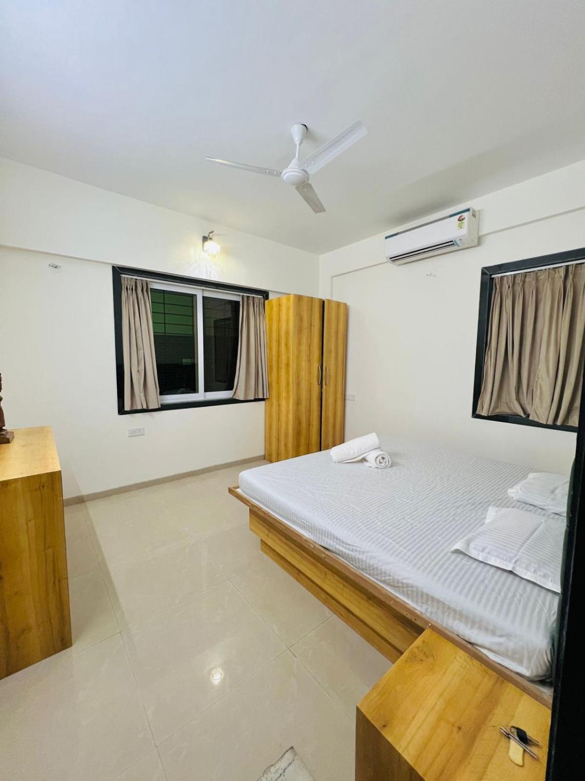 Taj Villa With Free Wifi โลนาวาลา ภายนอก รูปภาพ