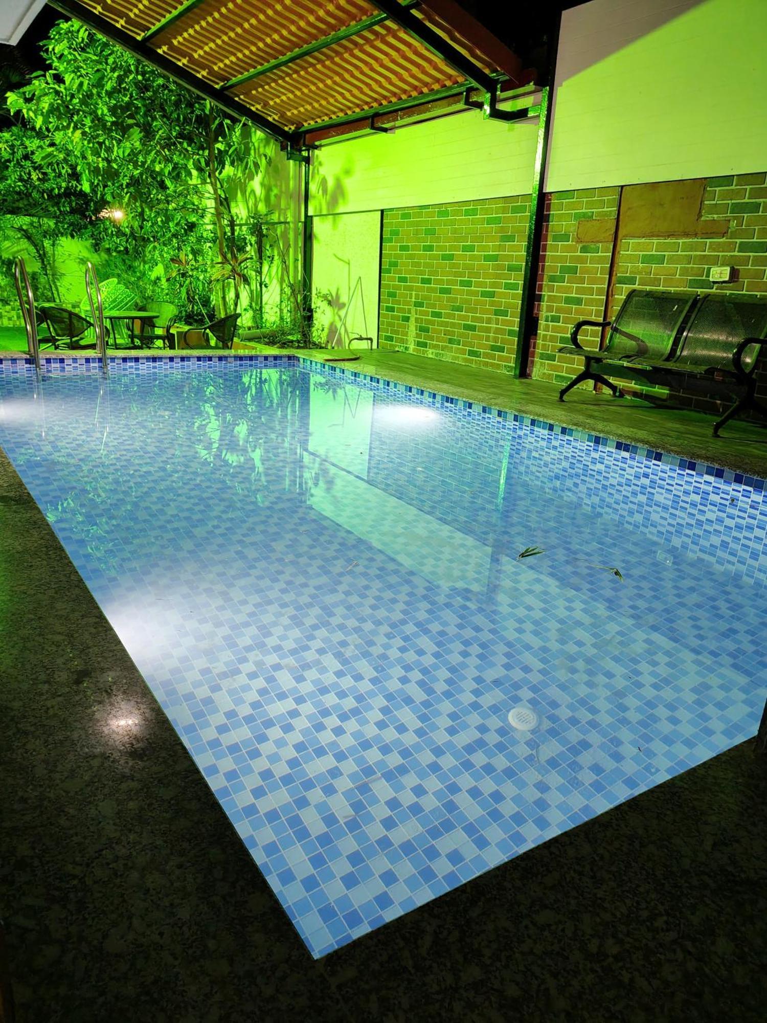Taj Villa With Free Wifi โลนาวาลา ภายนอก รูปภาพ