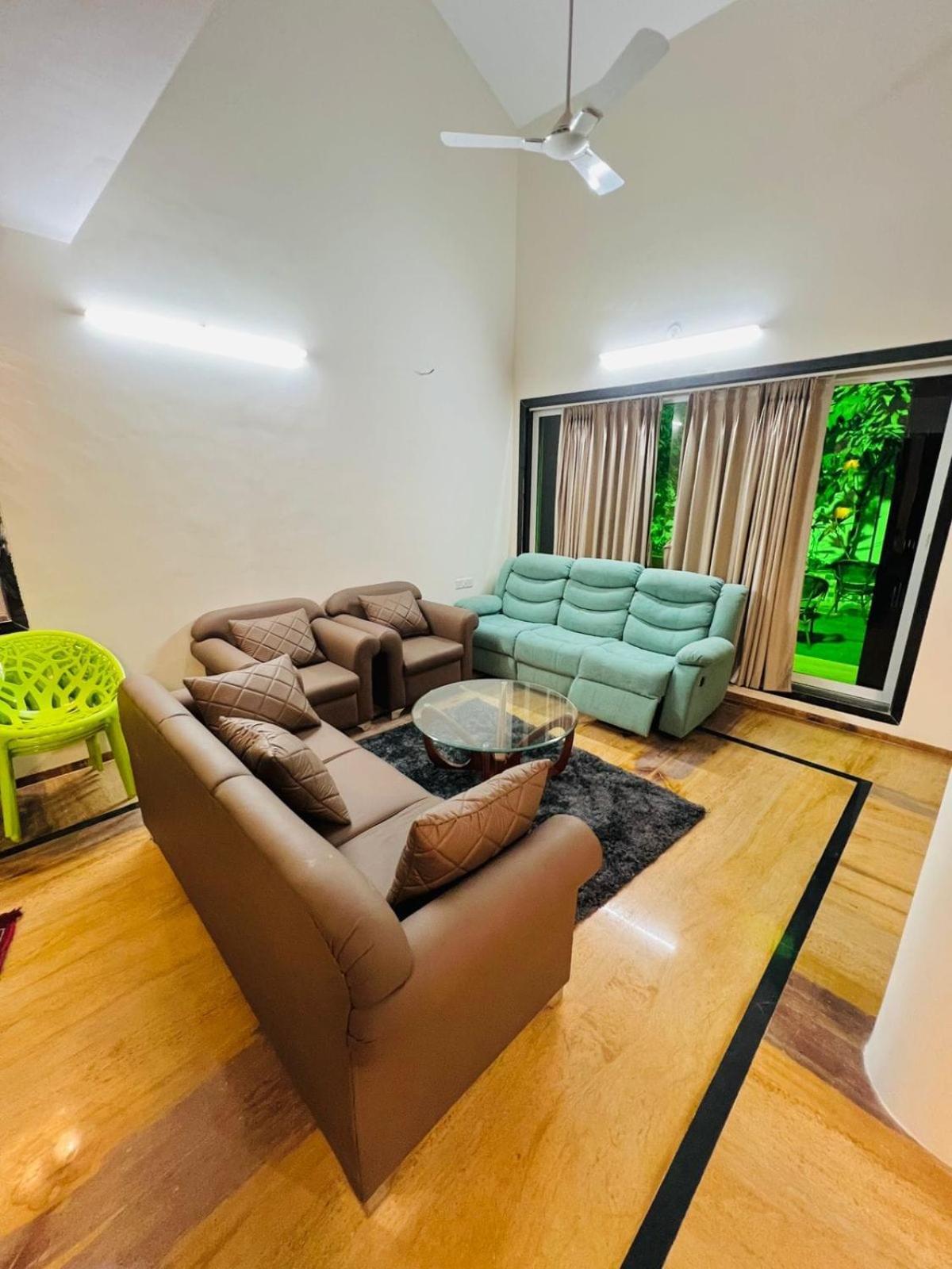 Taj Villa With Free Wifi โลนาวาลา ภายนอก รูปภาพ